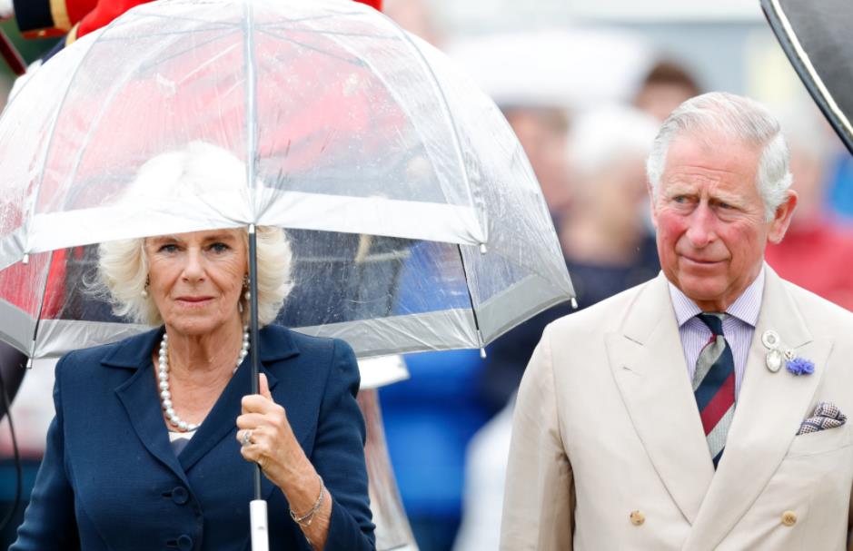 70岁卡米拉,75岁的卡米拉气场全开如女王