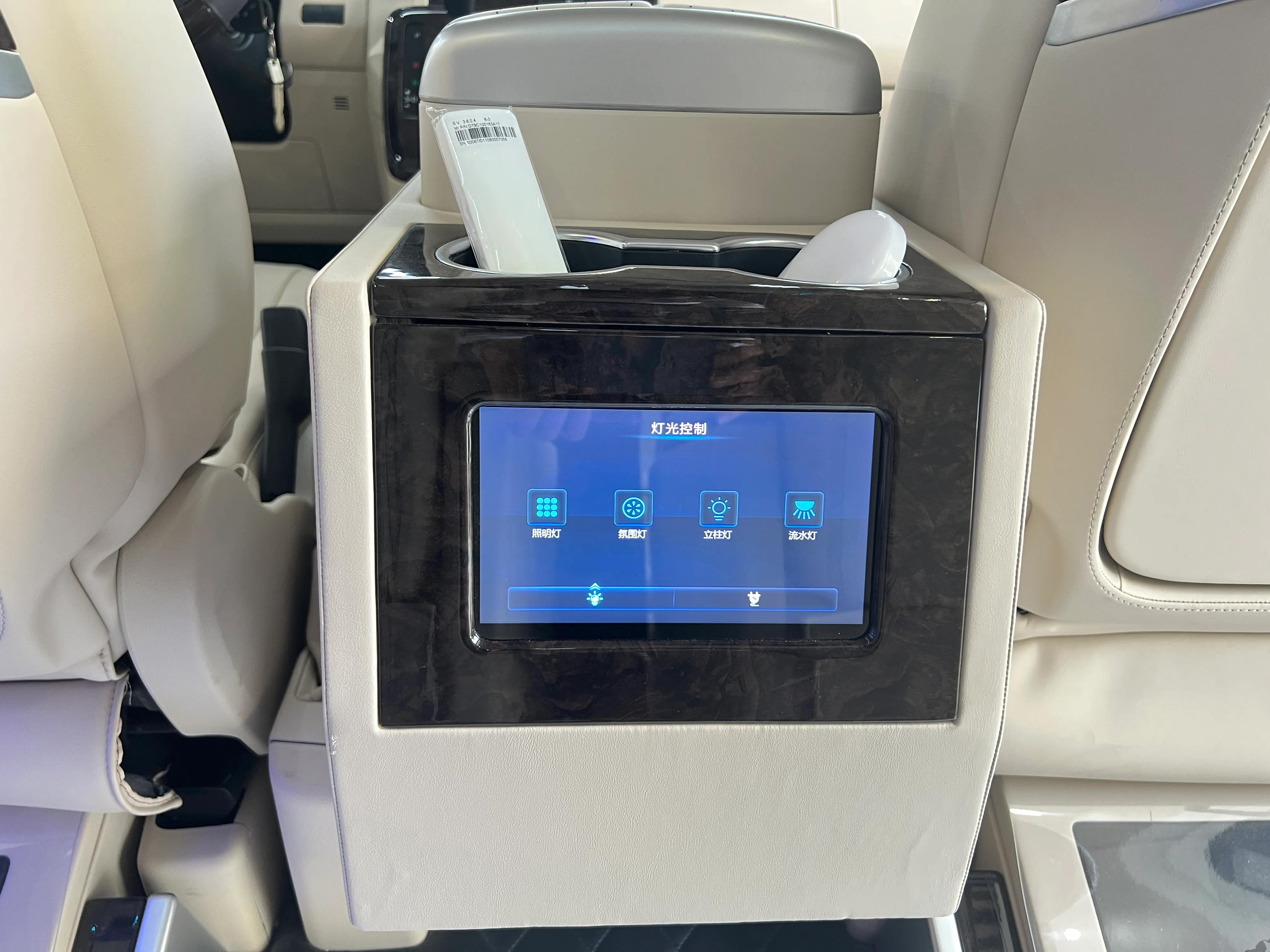 新款丰田海狮七座空间大动力强劲,蓝牌丰田海狮9座