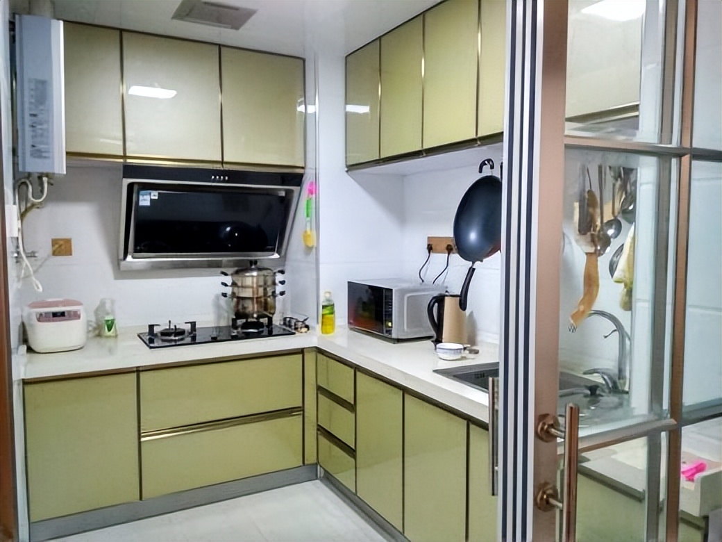 小户型房子适合装马桶还是蹲坑,现在装修房子建议用马桶还是蹲坑