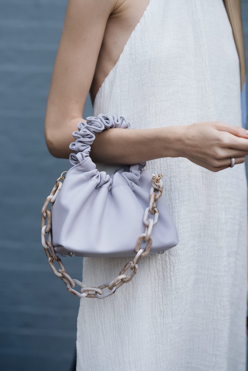 520送女友包推荐2000左右,520送朋友们礼物便宜