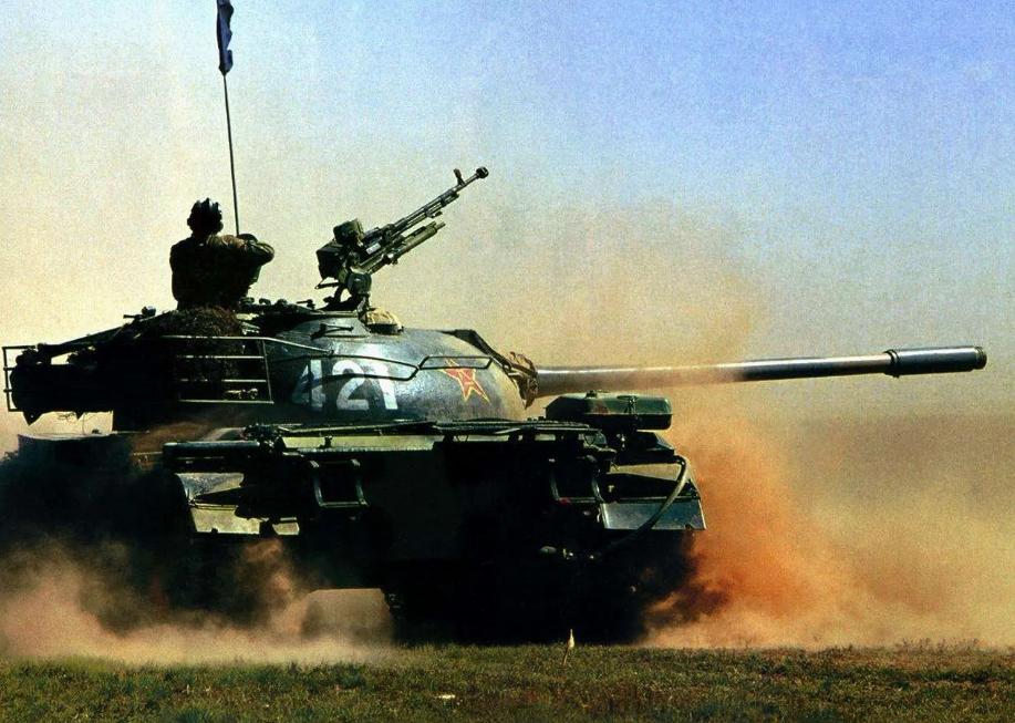 非洲一国买东方神秘坦克，不久扭转战场局势，战胜非洲两大强国