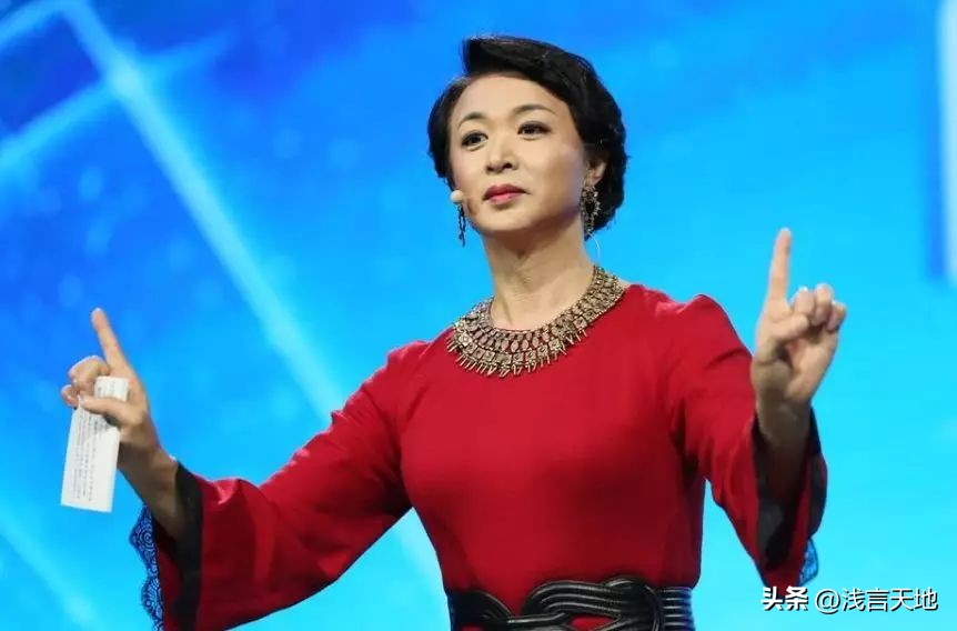 捂胸是“怕穷人看见，又怕富人看不见”？金星这次冒犯了所有女性