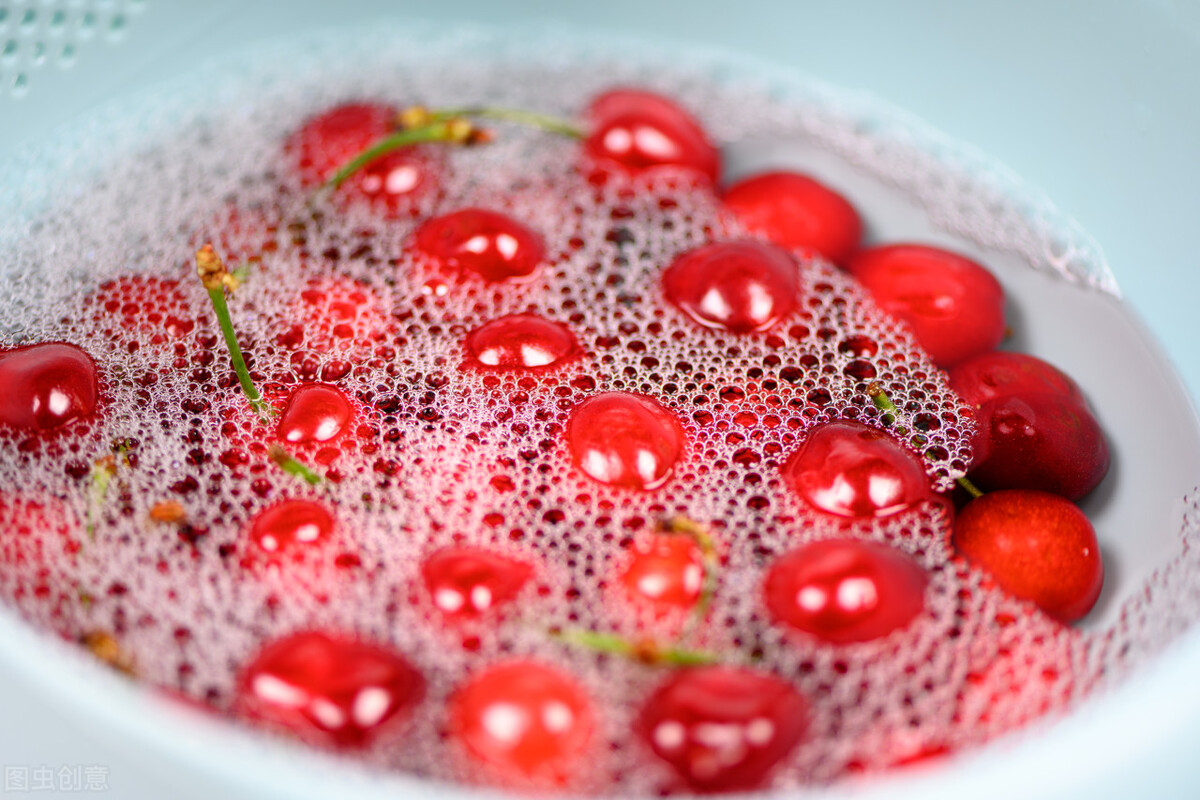 水果蔬菜能经常用洗洁精清洗吗,洗洁精清洗餐具会对身体有伤害吗