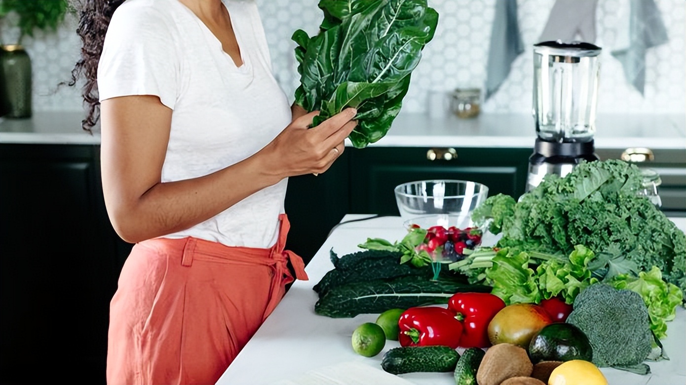 蓝莓和青豆被添加到EWG的“十二种肮脏”产品清单中