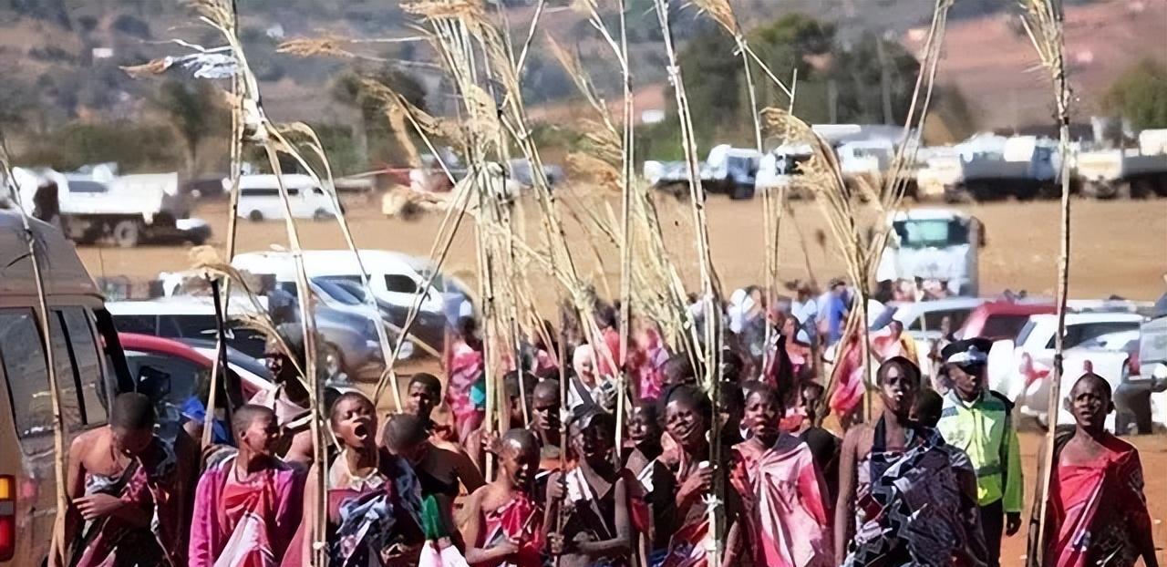 艾滋病在非洲小国肆虐，为了预防疾病，国王：女性全国不得穿裤子