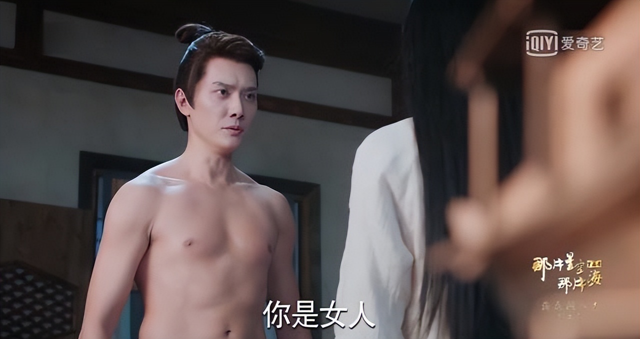 她也翻车了？？明明那么美，却被造型毁到没眼看，她这是怎么了？