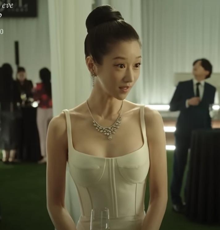 这才是大女主该有的气场,韩剧珠宝搭配