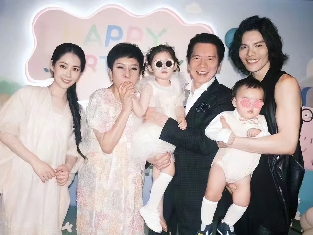 向佐跟郭碧婷的近况,向佐和郭碧婷现在什么关系