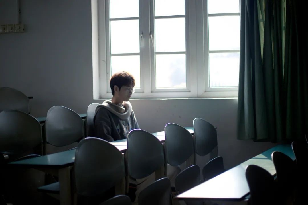 美美美，在阳光灿烂的成电遇见你~