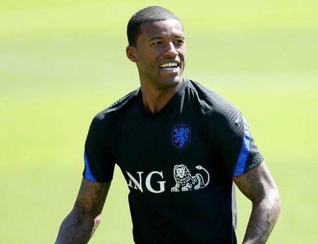 放巴萨鸽子!加盟巴黎仅四个月就后悔,维纳尔杜姆欲重返英超