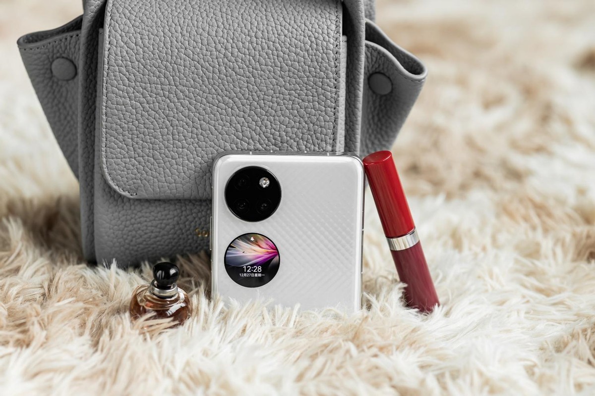 华为p50宝盒时尚搭配,华为p50宝盒折叠手机参数