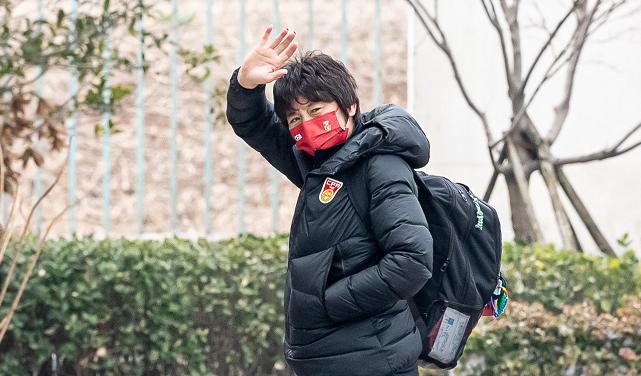 中国女足时隔16年再获亚洲杯冠军,高燃回顾中国女足亚洲杯