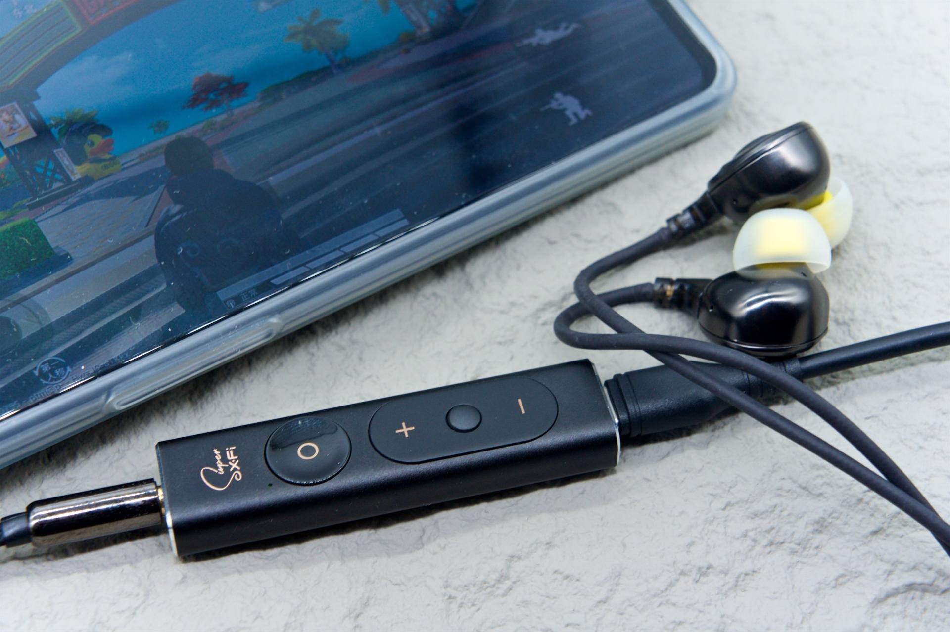 让普通耳机也能变身SXFI声晰飞！体验创新BlasterX1外置声卡