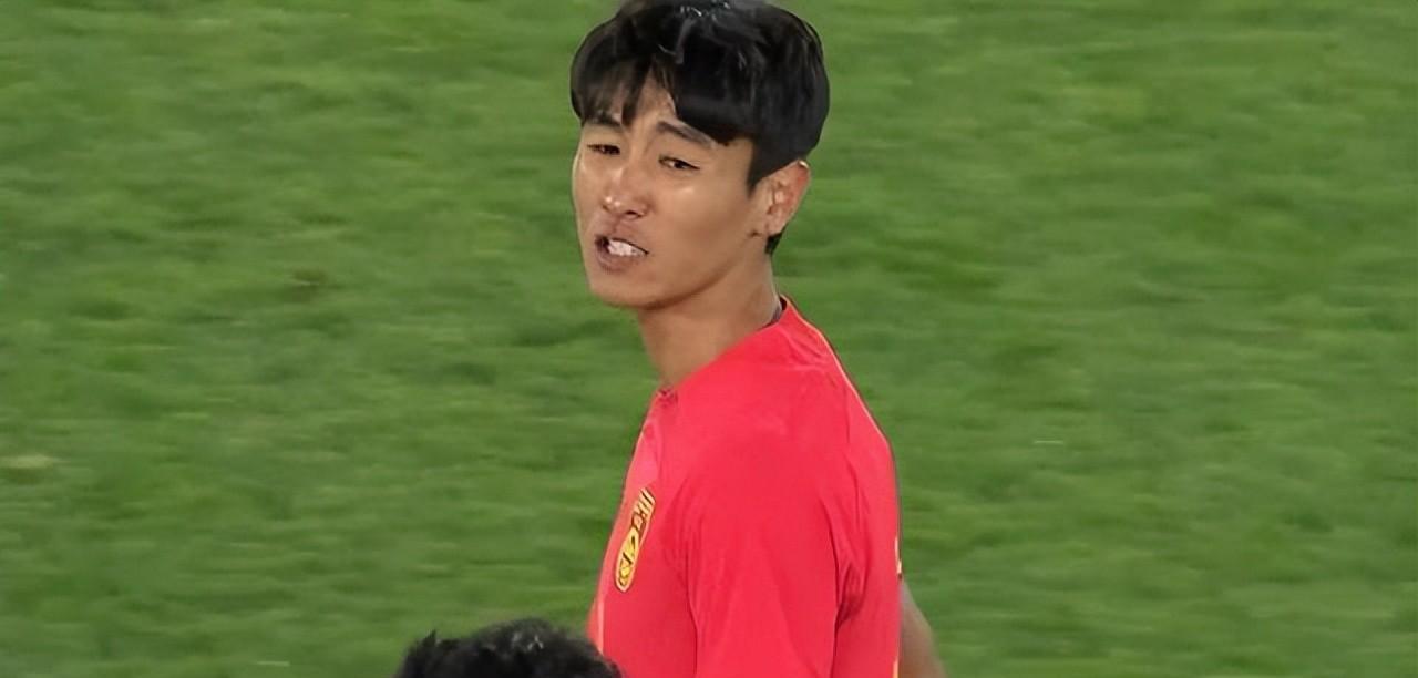 国足颜骏凌精彩扑救,国足颜骏凌武磊