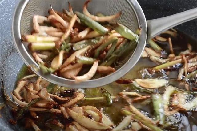 花椒油怎么制作才特麻特香,花椒油怎么做又麻又香视频