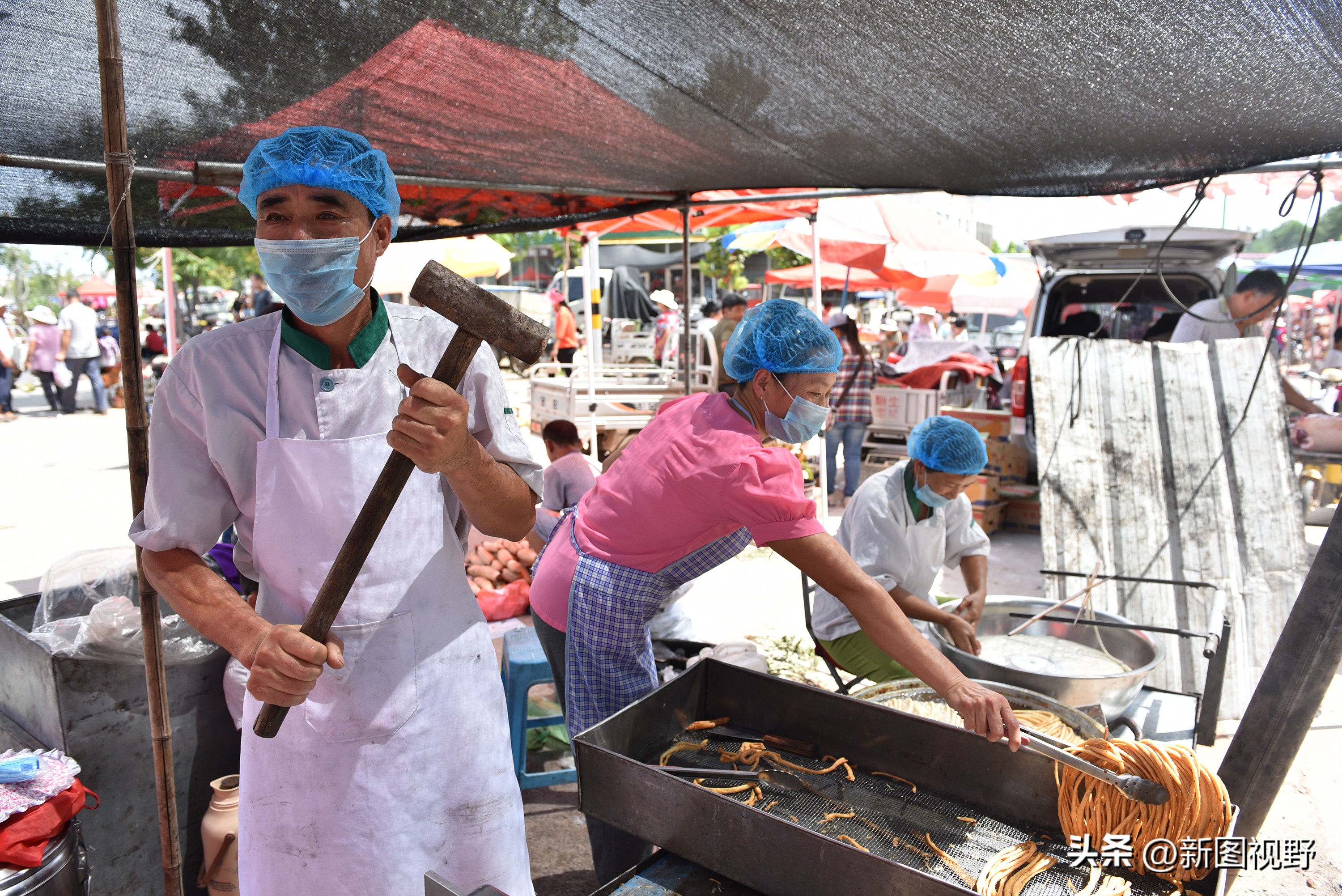 夫妻炸油条馓子，凭一把铁锤破译财富密码，打拼14年实现财务自由