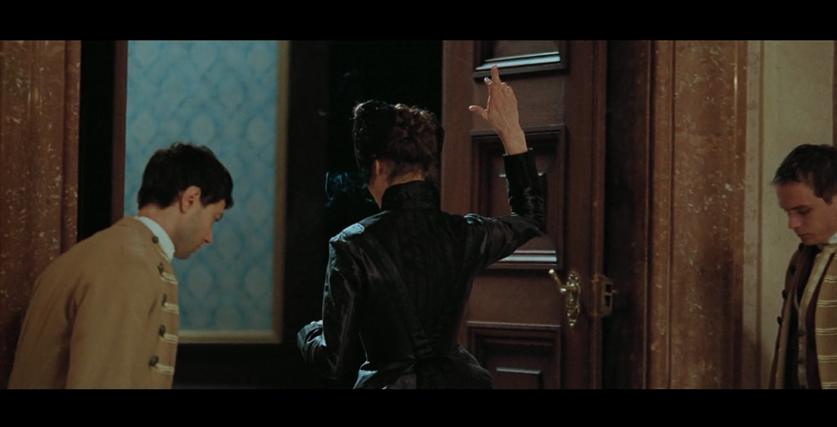 抱歉，该上热搜的是她，不是男足