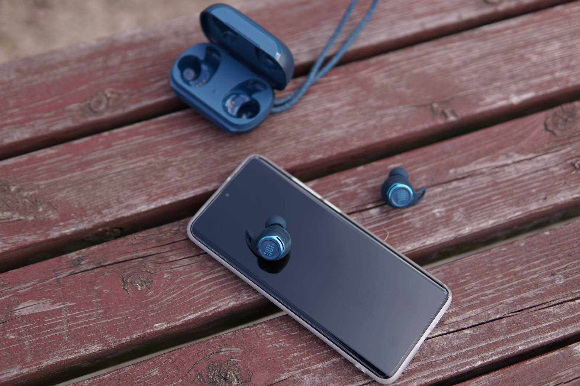 jbl的蓝牙耳机值不值得买,jbl蓝牙耳机各款评价