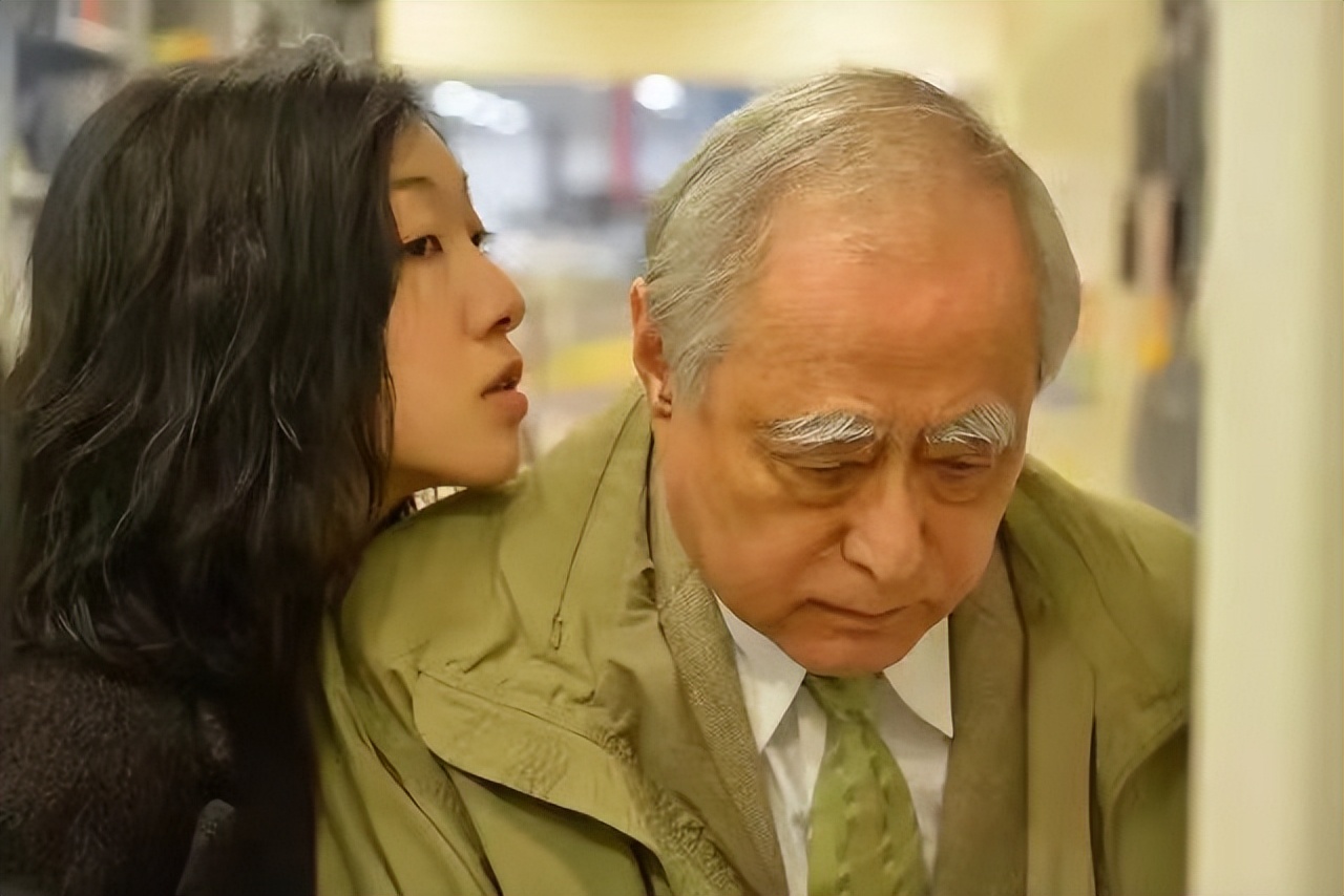 老人拒绝买保健品被辱骂,老人被劝买保健品子女应该怎么办