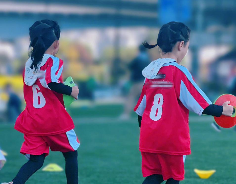 张杰晒女儿语音祝谢娜生日快乐,张杰谢娜一家四口照片曝光