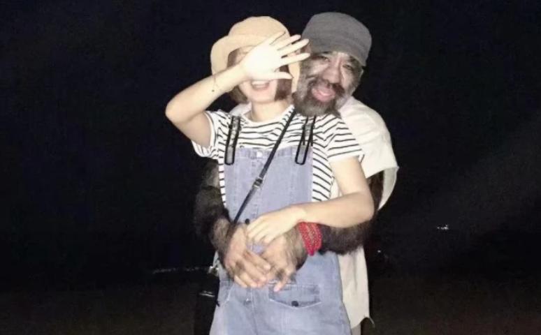 当年轰动一时的“毛孩”：42岁娶90后娇妻，生下一子未遗传长毛