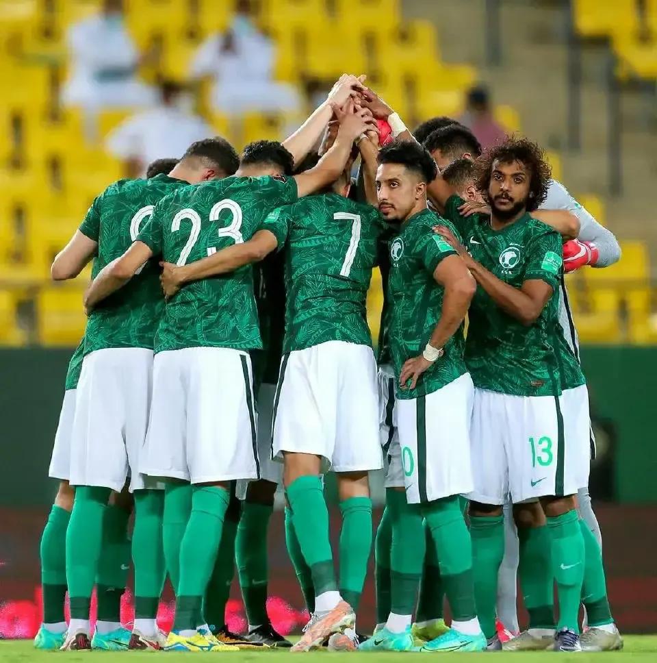 沙特队住八星级酒店！只为提前出线！国足要实现救赎、挽回颜面…