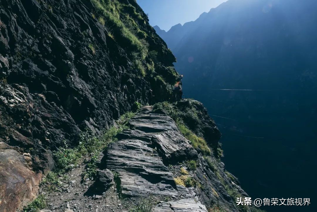 世界经典徒步线路,世界经典徒步线路虎跳峡