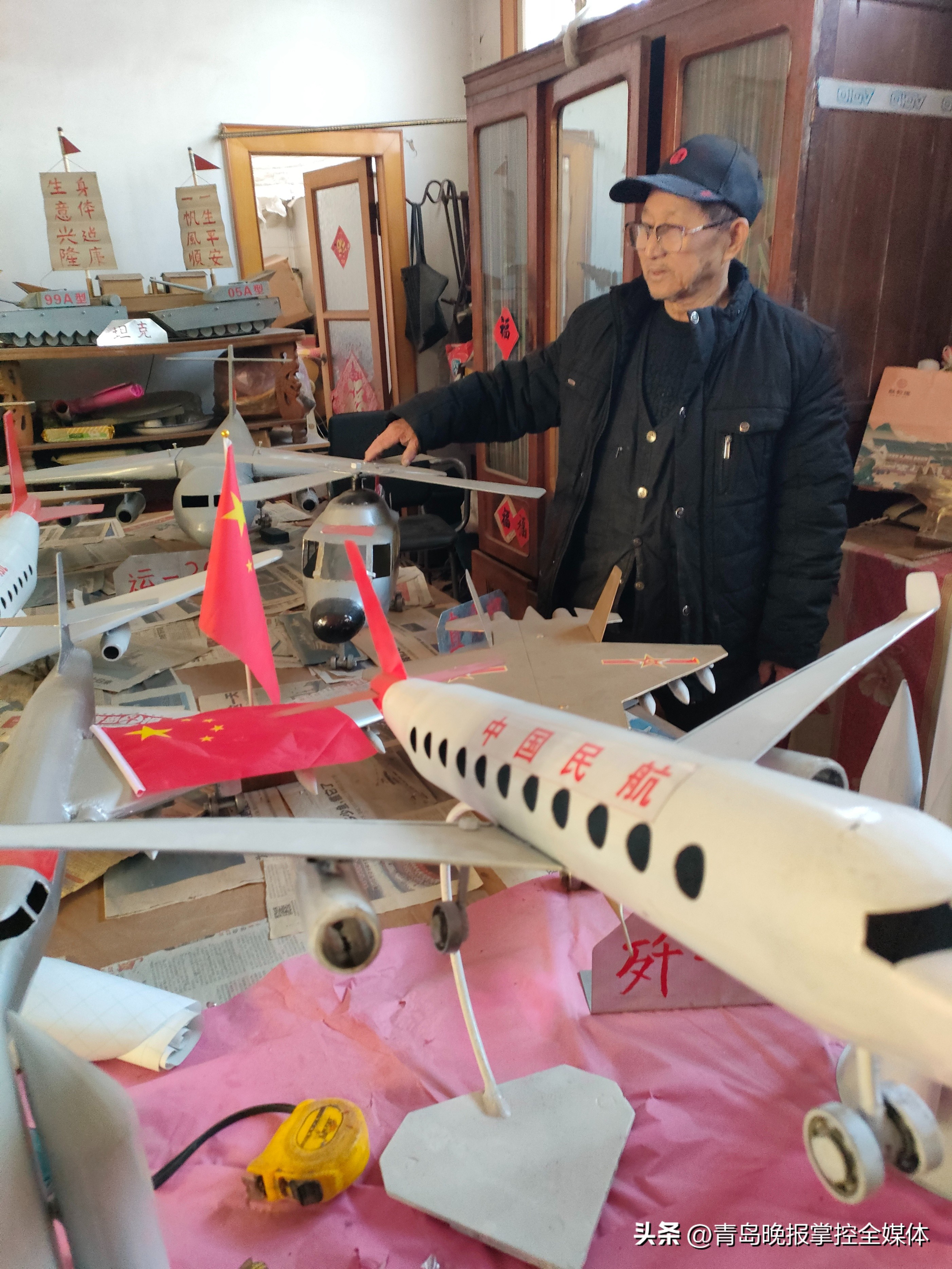 硬核“铁匠爷爷”5年造出百件军模