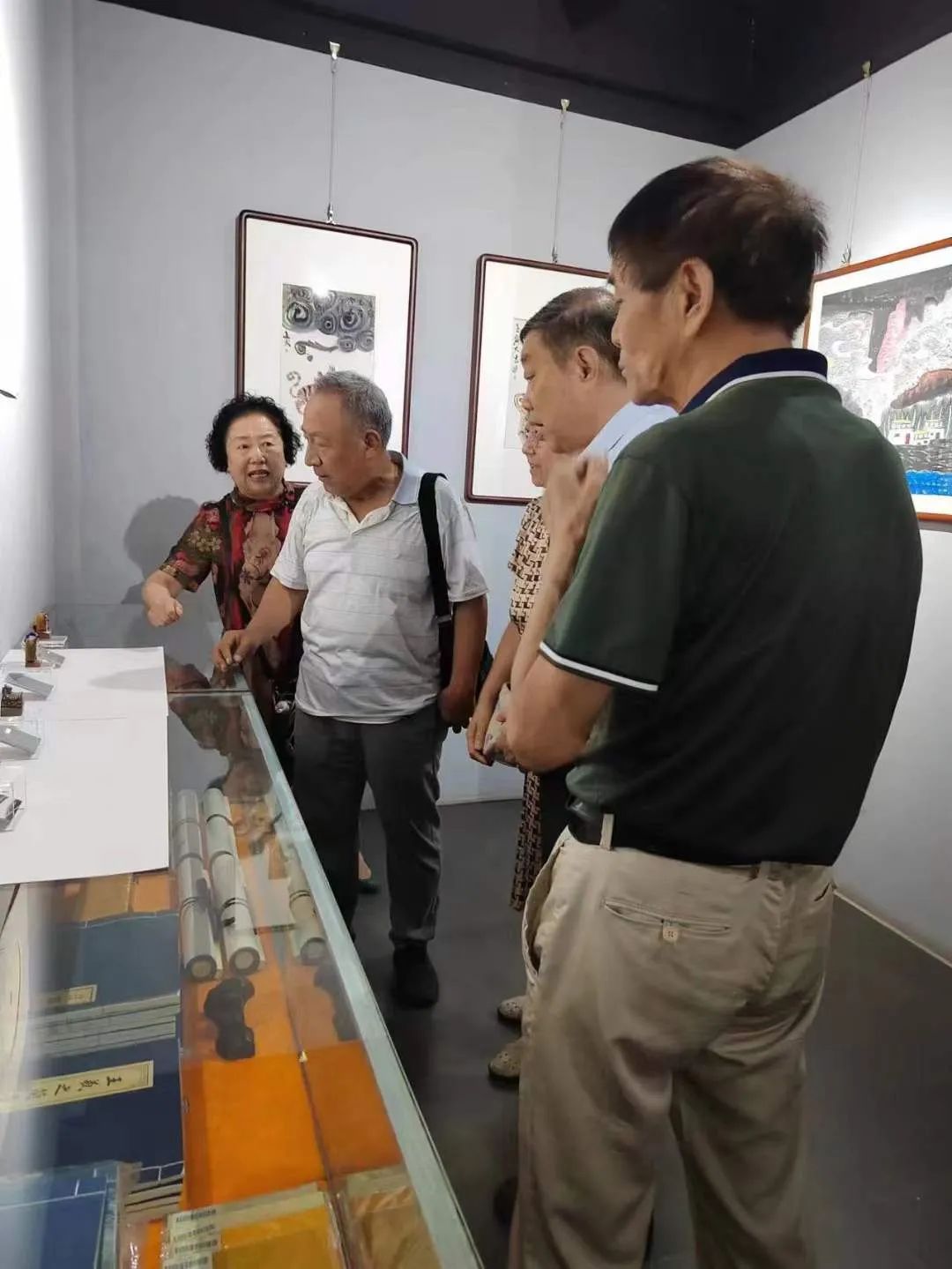 刀情墨趣浓画意诗情厚——安多民“刀情墨趣”艺术展成功举办