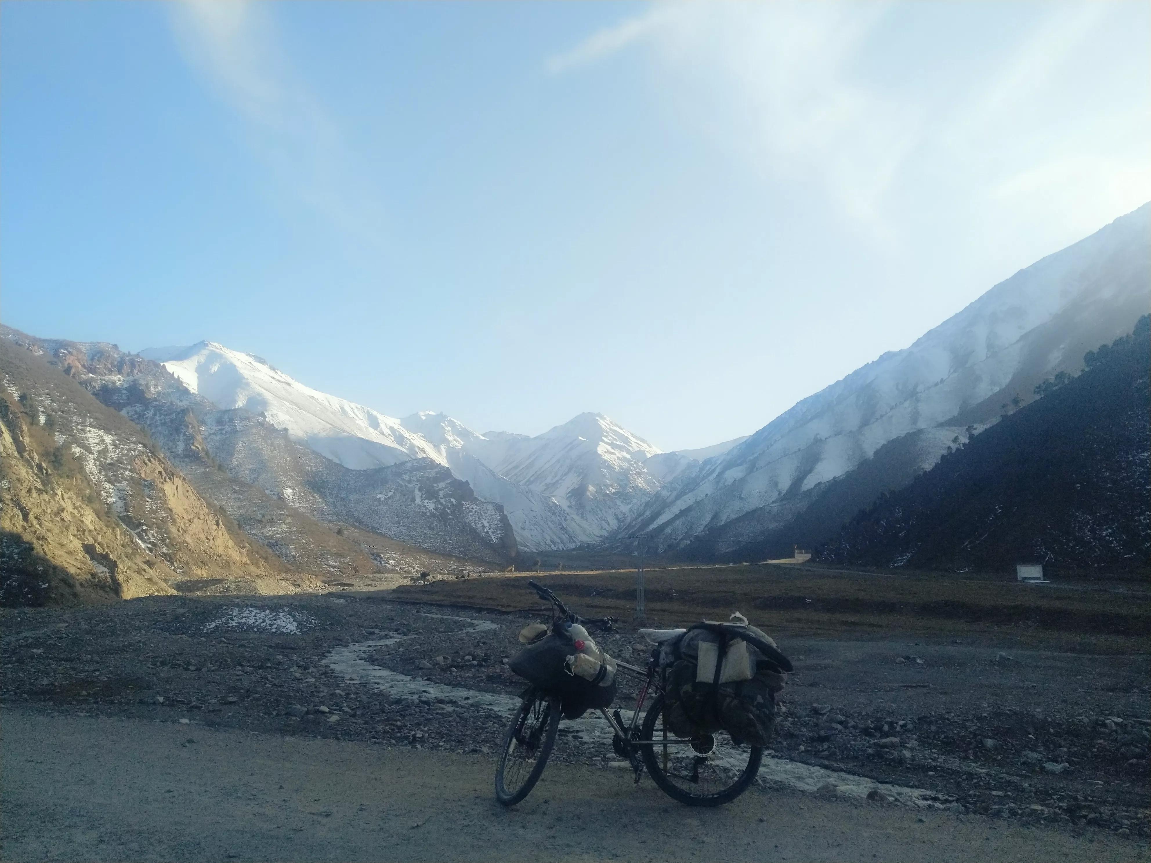 从甘肃翻越祁连山到青海,从肃北到青海沿途风景