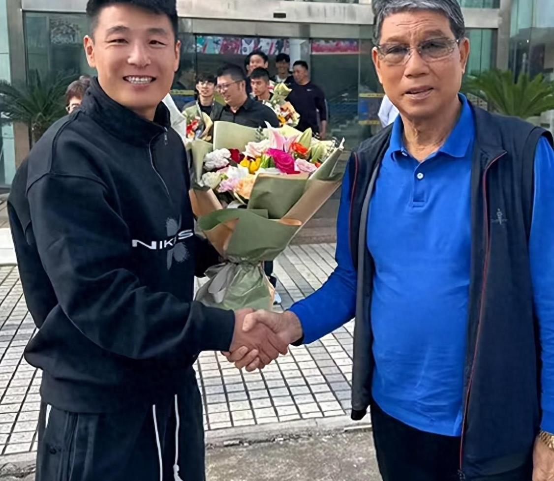 宋凯尴尬！徐根宝说实话，感谢陈戌源，把中国足球*裤底**扒下来了