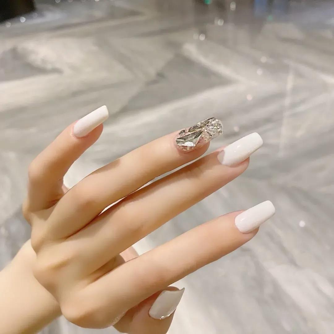 美甲图片好看又简单显白,美甲图片纯色显白简单又好看