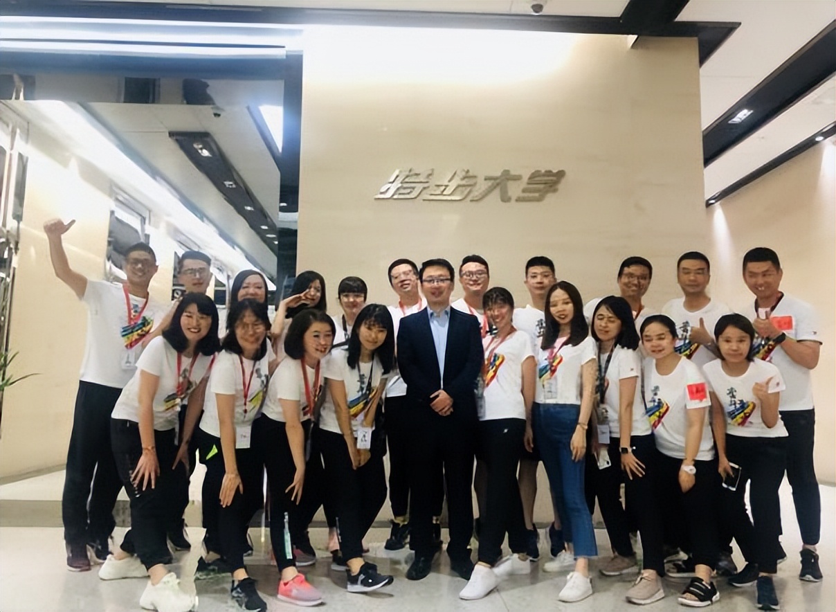 基层管理者角色认知与能力提升,优秀管理者的认知和定位