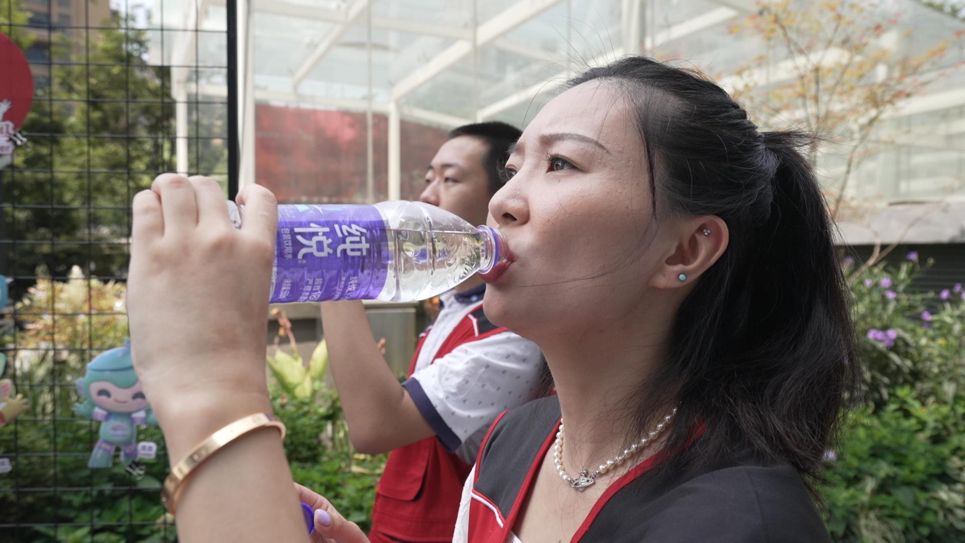 纯悦矿泉水一瓶1.5升,纯悦矿泉水送水杯