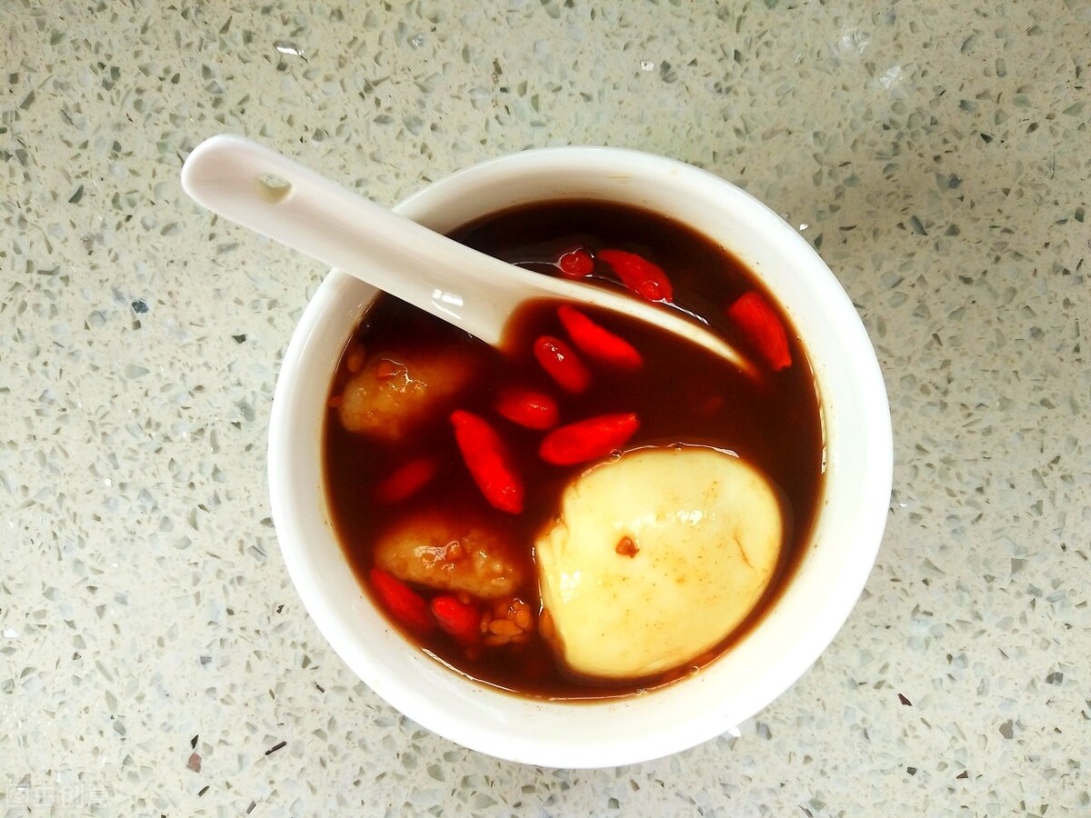 枸杞子与鸡蛋怎么吃有营养,枸杞加鸡蛋这样吃太神奇了