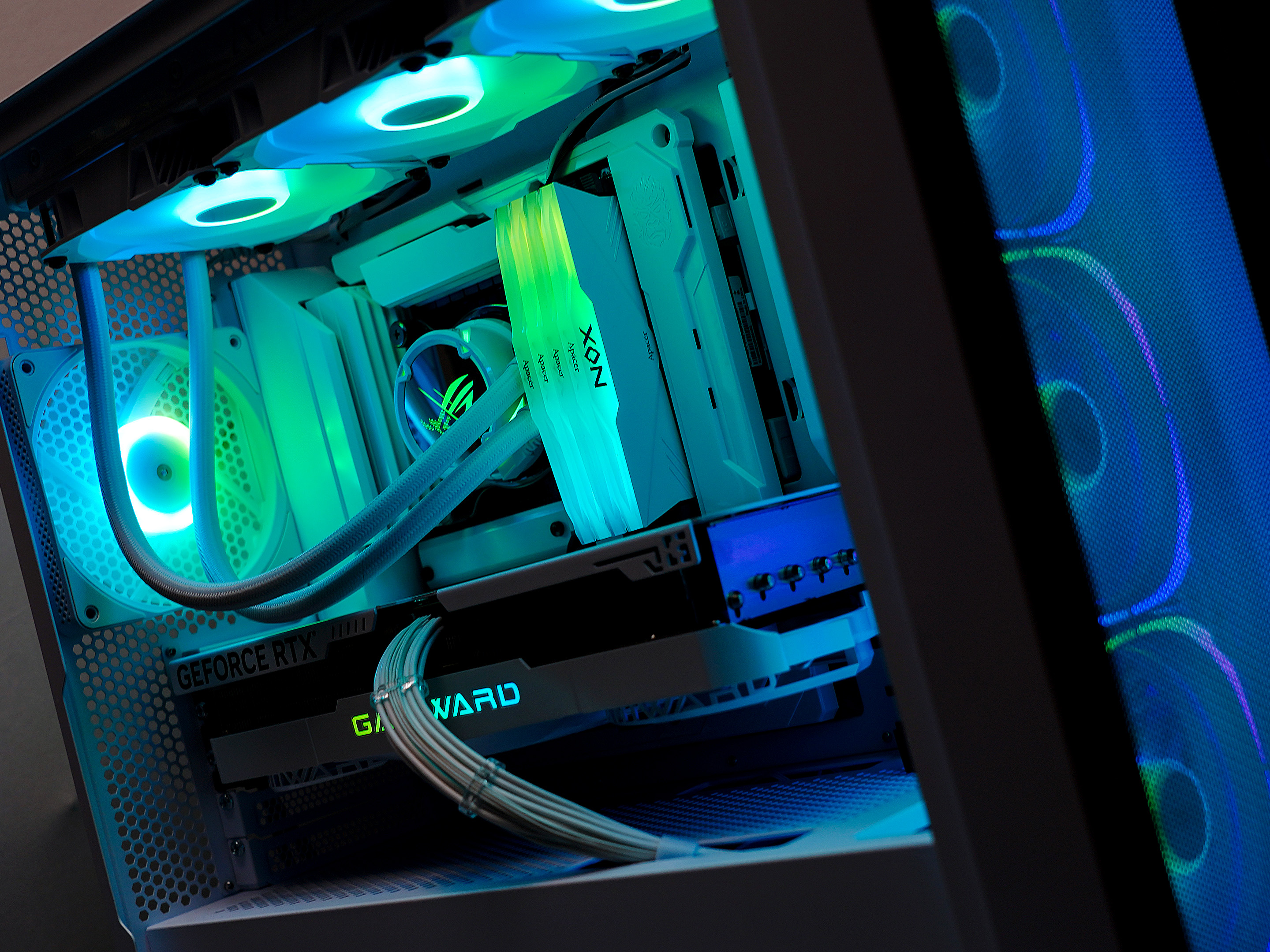 最新装机方式：背插式体验，I7+B760+RTX4070Ti攒台白白的主机