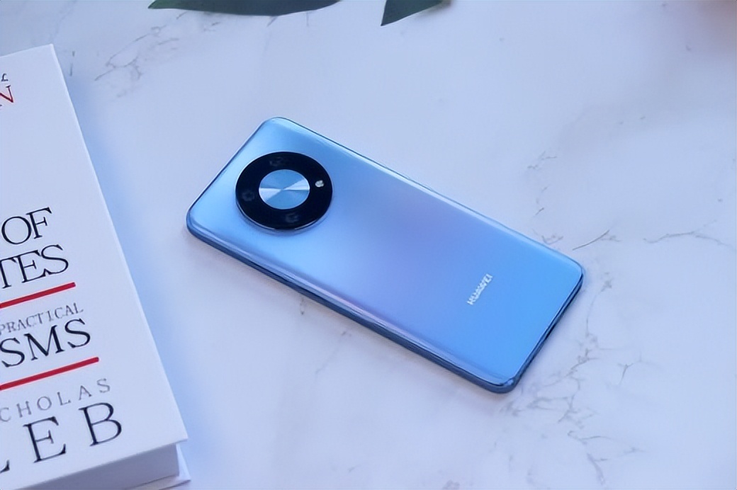 华为nova6一款被低估的千元机,被低估的千元机小米cc9e评测