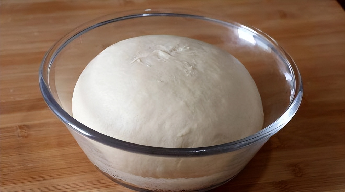 普通面粉加盐用凉水和面做面食,做面食时用冷水和热水的区别