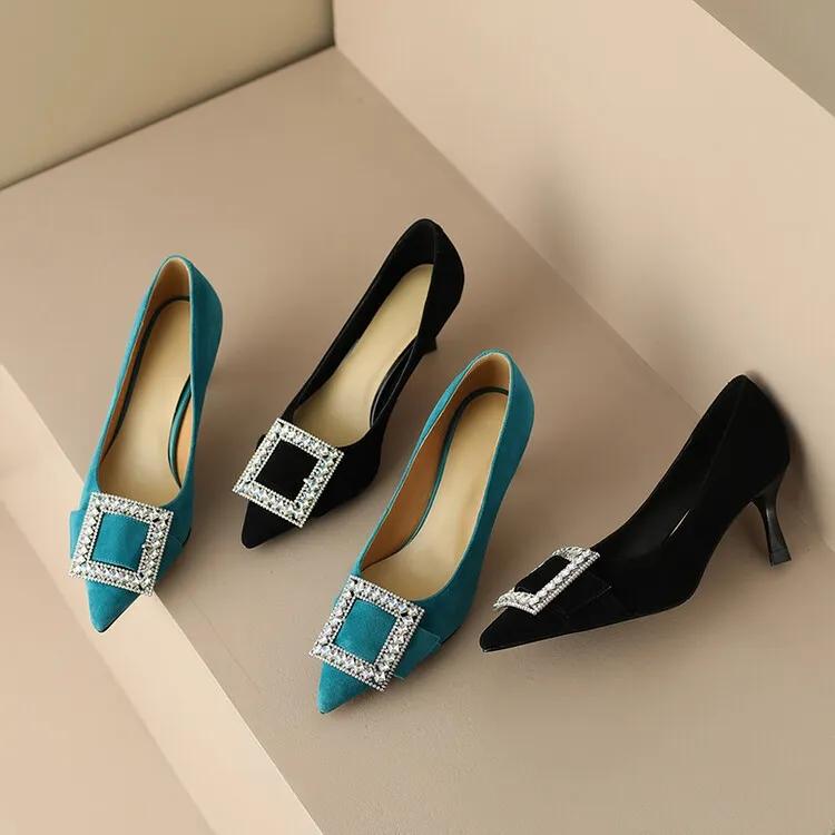 金属方扣软皮时尚百搭高跟鞋,精致大方高跟鞋