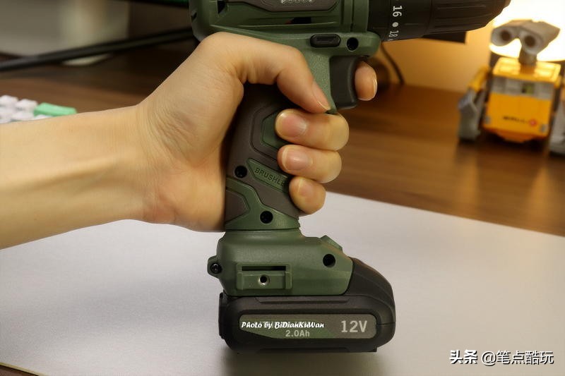 无刷冲击锂电钻,20v无刷锂电多功能冲击钻测评