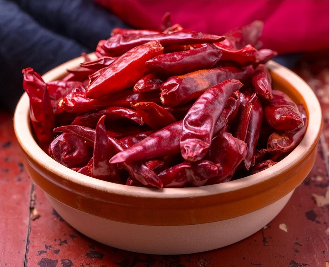 为啥很多人会长“肛毛”？可以直接用手拔掉吗？看完涨知识了