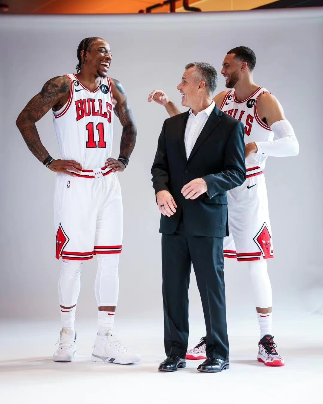 威金斯穿过的红色战靴,球鞋新鲜事爱心造型的af1纯白