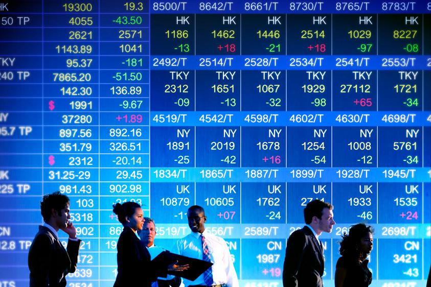 从学渣到投资大神,回报率比巴菲特还高,5000亿资产如今巨亏裁员