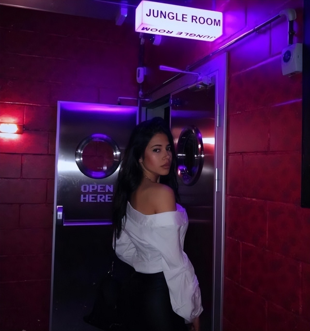 巴神和他的女友,巴神身材