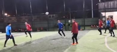 门将小场战术,职业球员没有门将能打多远射门