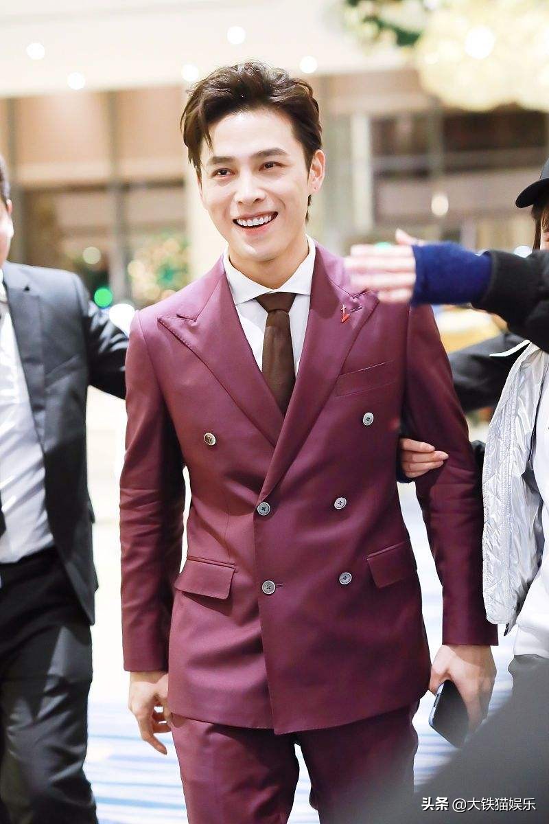 于正又宣一枚校草！10位“于男郎”颜值对比：他眼光在走下坡路？