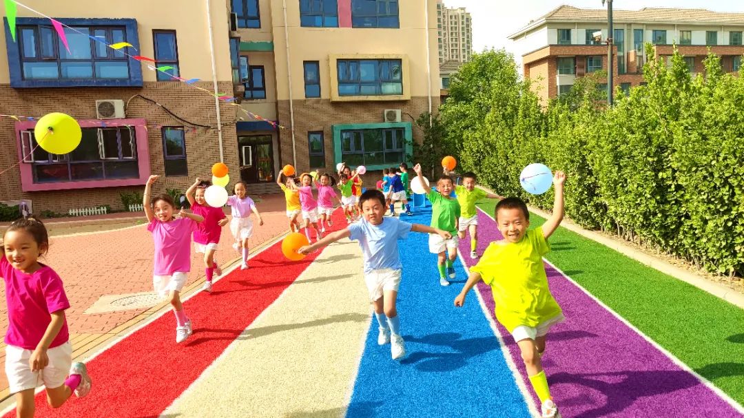 七彩童年活动环创,七彩童年庆六一活动