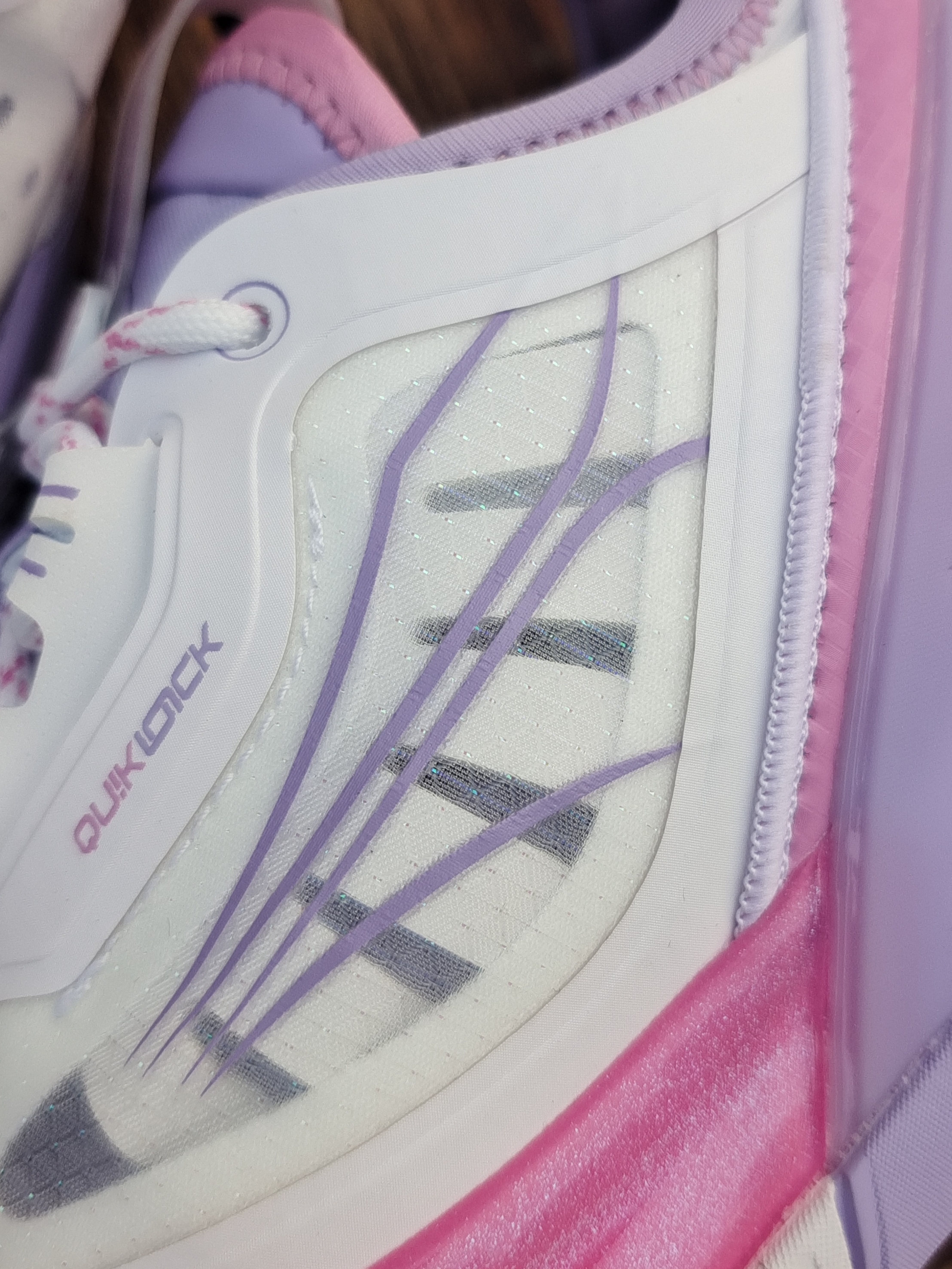 后卫也能穿的中帮鞋,后卫可以穿ag球鞋吗