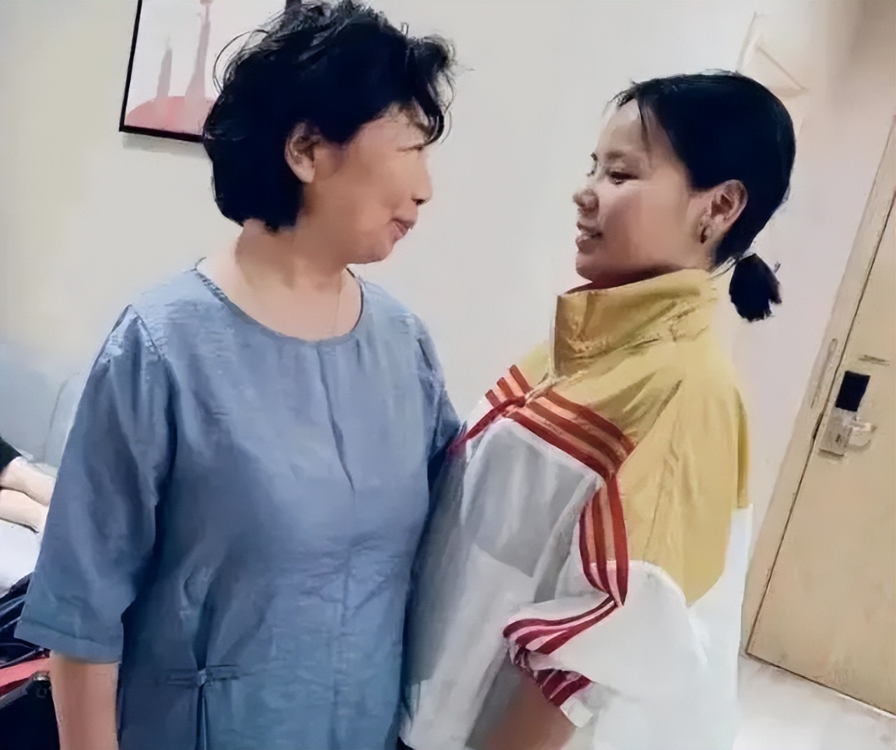 乐松称老杜比较讲义气，杜新枝直播称有难言之隐，被望多开口说话