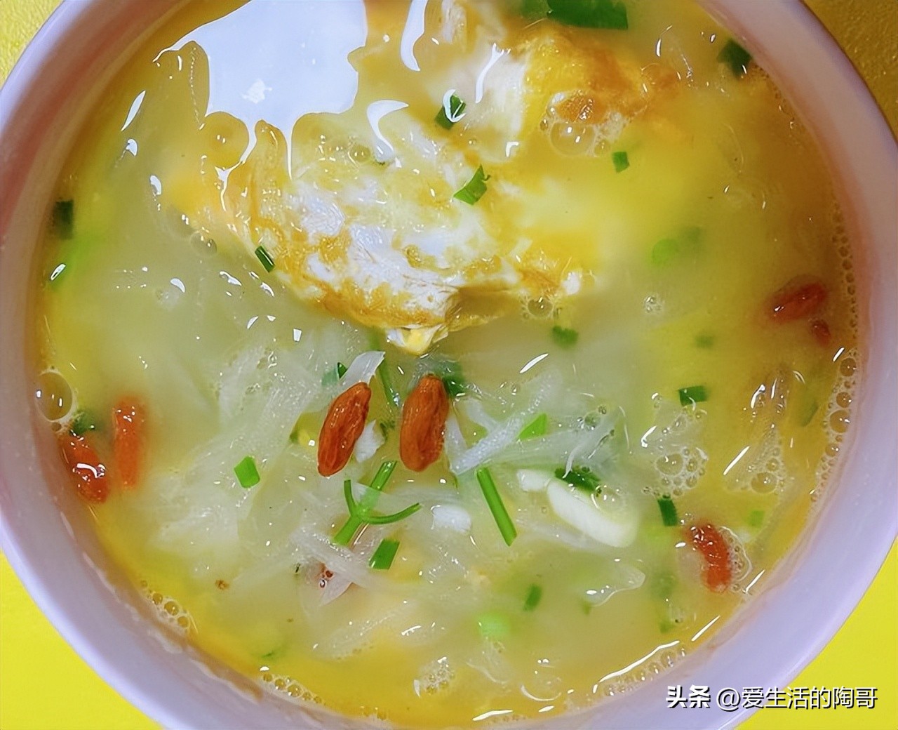 2月4日立春，老话讲：双春兼闰二月，3人要躲春，吃3样顺顺利利